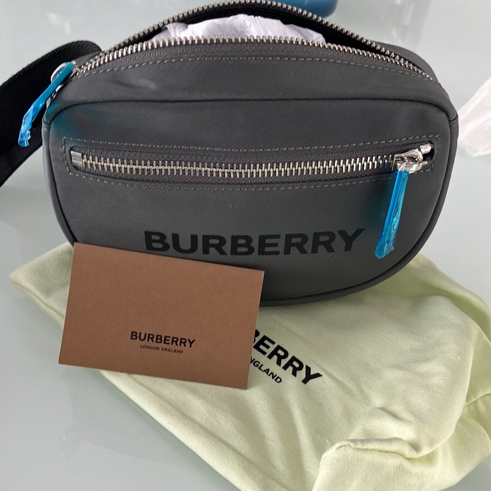 100% Authentic!Burberry Gray Belt Bag with Black Strap and Silver Zipper - Picture 12 of 12
